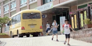 직무유기 행정실장, 급여는 꼬박꼬박?