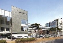 원더풀 쉬즈메디, 병원이야? 예술이야?
