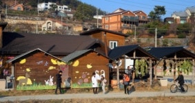 웃음꽃 핀 벽화마을