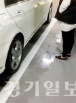 [단독] 수도꼭지 튼 것처럼… 롯데몰 수원점도 물 샌다