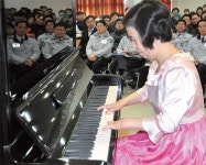 네 손가락 피아니스트가 전한 희망의 선율