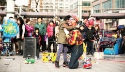 새봄 맞은 거리 곳곳 공연 전령사