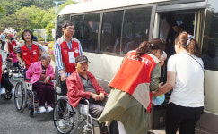 이천(하남)휴게소, 거동불편 어르신 문화체험 행사 도우미로 나서