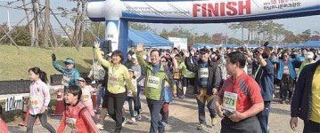 사랑 넘치는 한강변 달리며 가을 만끽