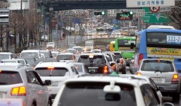 대설주의보… 꽉막힌 출근길