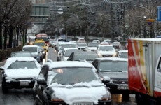 대설주의보… 꽉막힌 출근길