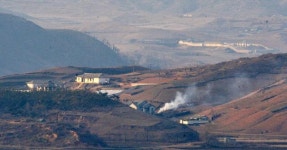 통일전망대서 바라본 北 개풍군 관산반도