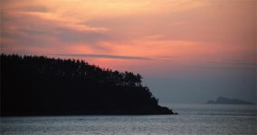 석양에 물든 바다 물결따라 흐르는 상념의 시간들 ‘충남 태안 만대항’