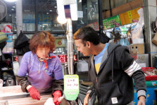 ‘외국인 근로자 만남의 명소’ 의정부 제일시장·의정부역 지하상가