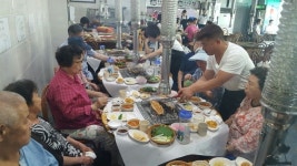 장어구이 전문점 용인 만수정, 지역 독거노인들 초청해 훈훈한 정 나눠