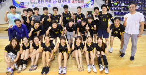 [용인 전국9인제 배구대회] 남자 클럽1부 우승팀 ‘강남구 배구동호회’
