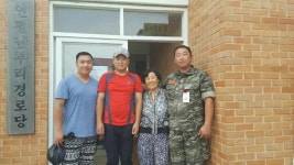 봉사활동하는 연평부대 하사관들