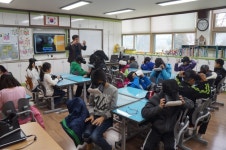 가평 연하초에 이동과학차 방문