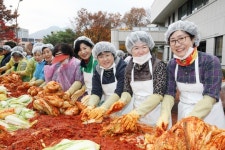 군포시, 새마을회와 협력해 사랑양념 들어간 행복김치 만들어
