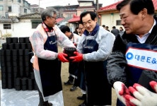 “올 겨울 따뜻하게 지냈으면…” (주)대륜 ENS 사랑의 연탄 배달