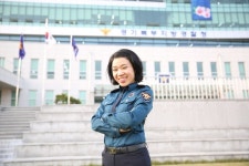 신민주 연천경찰서 순경 “딱딱한 이미지는 가라”… 경찰이 된 개그우먼