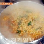 ‘불타는 청춘’ 박재홍, 라면 100개+계란 두판 ‘역대급 라면쇼’…“맛도 스케일도 대박”