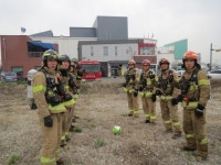 김포소방서 소속 수난구조대 체육행사때도 구조장비 착용