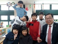 백광현 군포 당정초등학교장 “신나는 교실… 행복하지 않으면 학교가 아니죠”