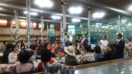 의왕시 청계동 ‘화덕에 고기 한 점’ 최연길 대표, 10년째 효잔치