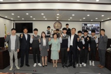 동두천중학교 학생회 임원진 시의원들과의 만남의 시간 가져