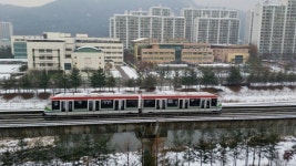 겨우 5cm 내렸을 뿐인데… 멈춰선 의정부경전철