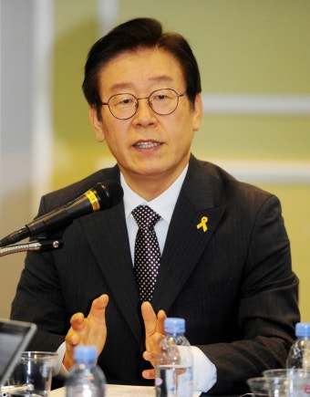 이재명 “전해철과 양강구도 쓰지 말아달라”