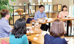 걸어서 10분이면 만나는 도서관… 인문학 꽃 피우는 수원