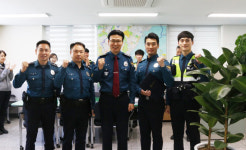 일산동부경찰서, 수십억원 횡령 지명수배자 검거 직원 표창