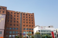 이태원 명소 해밀톤 호텔…커피숍 불법건축물 영업 논란