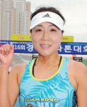 [제16회 경기마라톤] 女 10㎞ 우승 황순옥씨 “50ㆍ60대에도 즐기며 달리고 싶어”