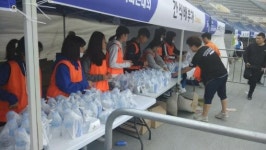 동수원중학교, 재학생 30여 명 ‘제16회 경기마라톤대회’에서 자원봉사 펼쳐…“큰 대회에서 의미있는 활동해 기뻐”