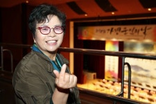 가평군 청평면 삼회1리 양옥연 이장, 꽃길 만들어 관광객 유치 마을에 활기 불어넣은 청평 ‘女장부 이장’