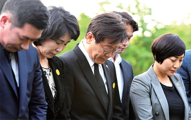 이재명, 노무현 대통령 정신 계승 다짐…사람 사는 세상 실현
