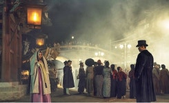 미스터 션샤인 이병헌 김태리, 가로등 불빛 아래 첫 만남