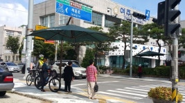 여주시 뙤약볕 피할 곳에 그늘막 설치 인기짱