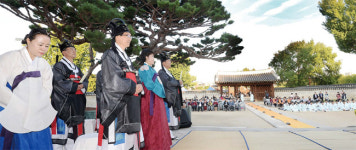 진옥제인성예다교육원 | “정조대왕이시여! 수원화성문화제를 축복해 주소서”… 오늘 수원화성문화제 개막 앞두고 ‘고유별다례’