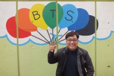 벽화 그리는 손문성 교감, 수원 조원초 꿈과 희망 담은 벽화…아이들에 웃음·추억 선물