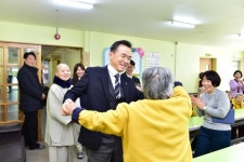 이항진 여주시장, 노인 정책 강화 올인