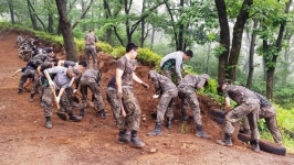 <속보> 파주 월롱산 軍진지 폐타이어 3만개 본격철거 나서
