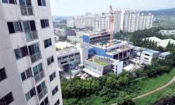 아파트 단지 코앞 옥외 골프연습장 웬 말