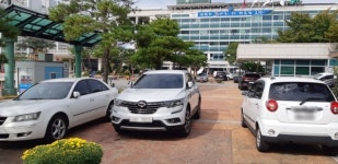 오산시청 주차장 연일 주차난
