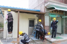 동두천 주한미8군지원단, 경로당 수리봉사 귀감