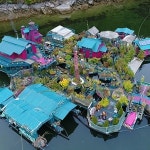 고립낙원 캐나다 바다 위에 만든 비밀의 화원