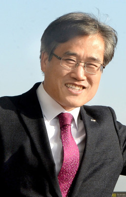 [4·15 총선 우리가 뛴다] 김진용 전 인천경제청장, 자유한국당 입당…