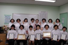 김포 성인문해교육 글꽃학교 졸업 어르신들, 평생 배움의 한 풀었어요