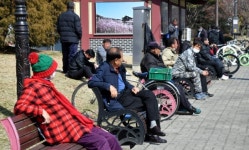 노인정 폐쇄… 갈 곳 잃은 노인들