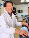 동구 명물 대흥이발소 유병두씨 단골 위해서라도 힘 닿는 데까지 해야죠
