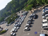 동두천시청ㆍ연천군청 주차장 공무원 전용 주차장으로 전락