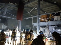 [2보]인천 서구 에스티케이케미칼공장 탱크로리 폭발…7명 다쳐